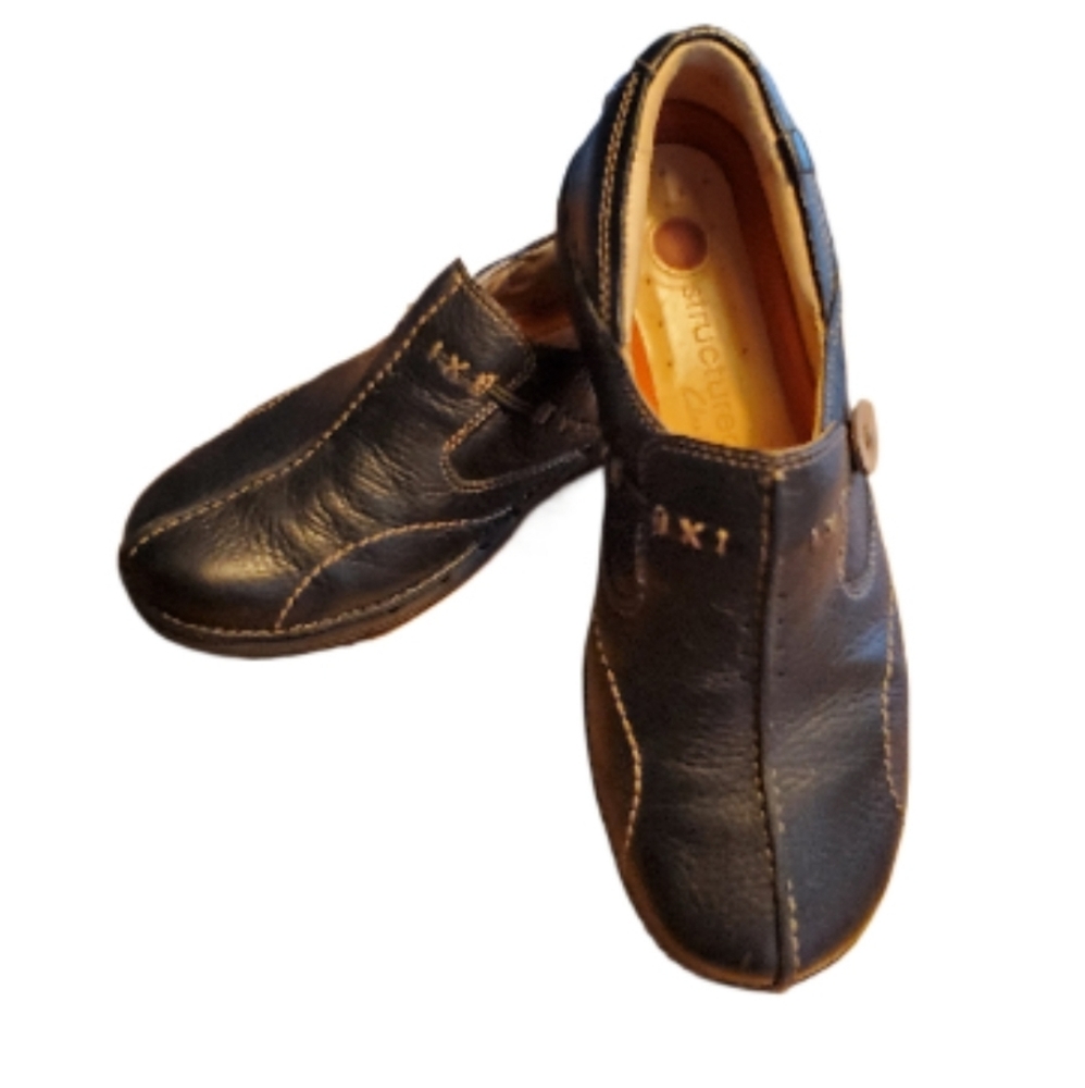 Clarks Unstructured Slip Ons Size 6 - image 1